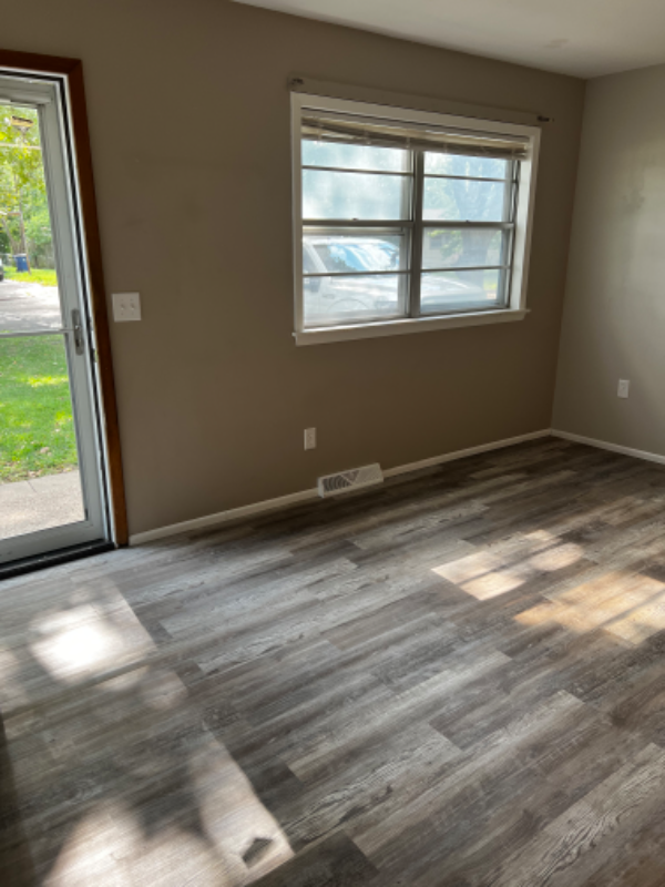 3526 S Downtain St - Photo 4 of 17