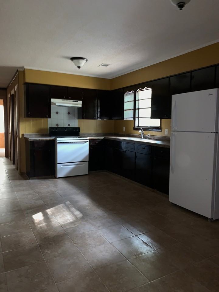 257 Arnall Dr - Photo 4 of 11