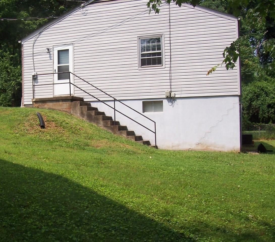 108 Stratford Ct - Photo 2 of 26