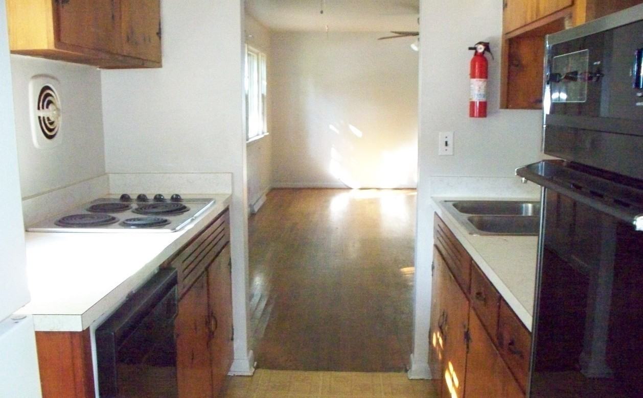 108 Stratford Ct - Photo 4 of 26