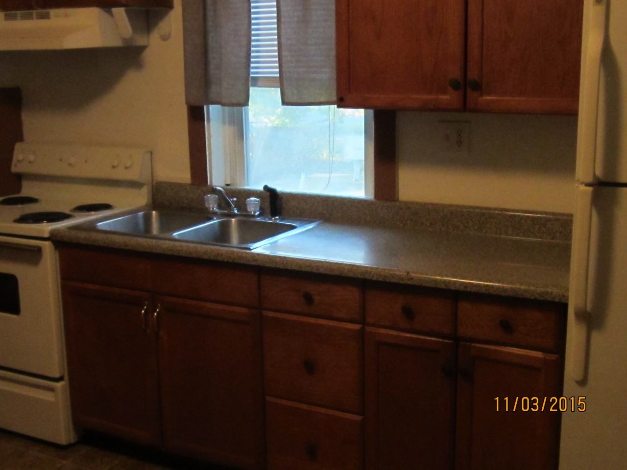 555 E Main St - Photo 2 of 22