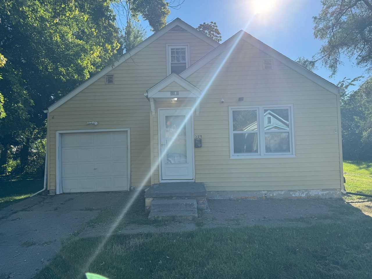 3511 N 44th Ave - Photo 2 of 14