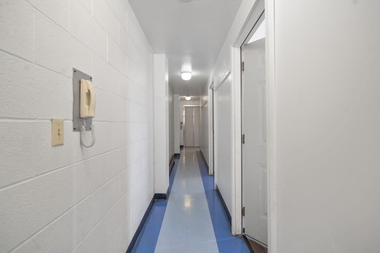 401 College Avenue - Photo 3 of 19