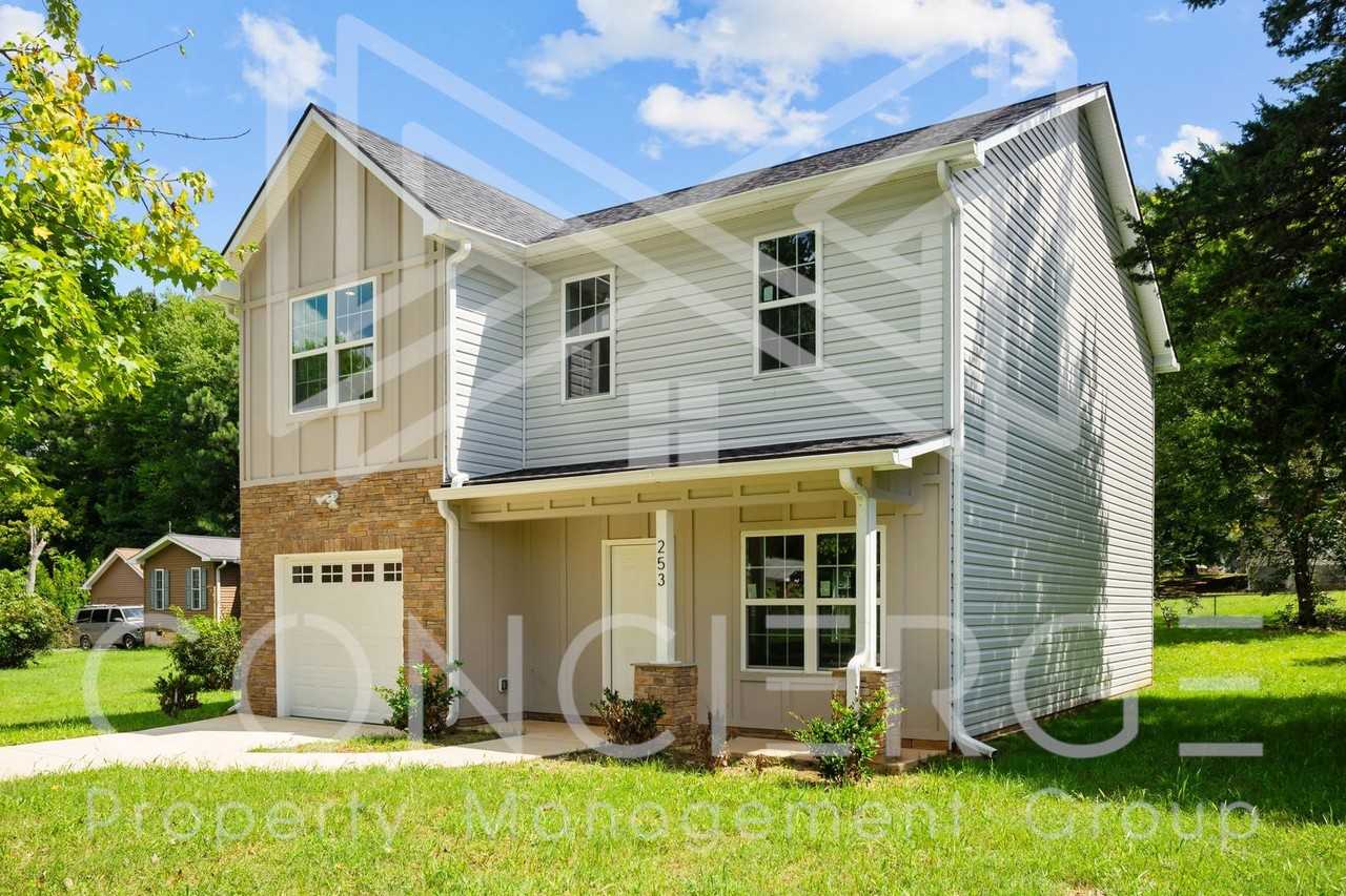 253 Stewart Rd - Photo 2 of 33