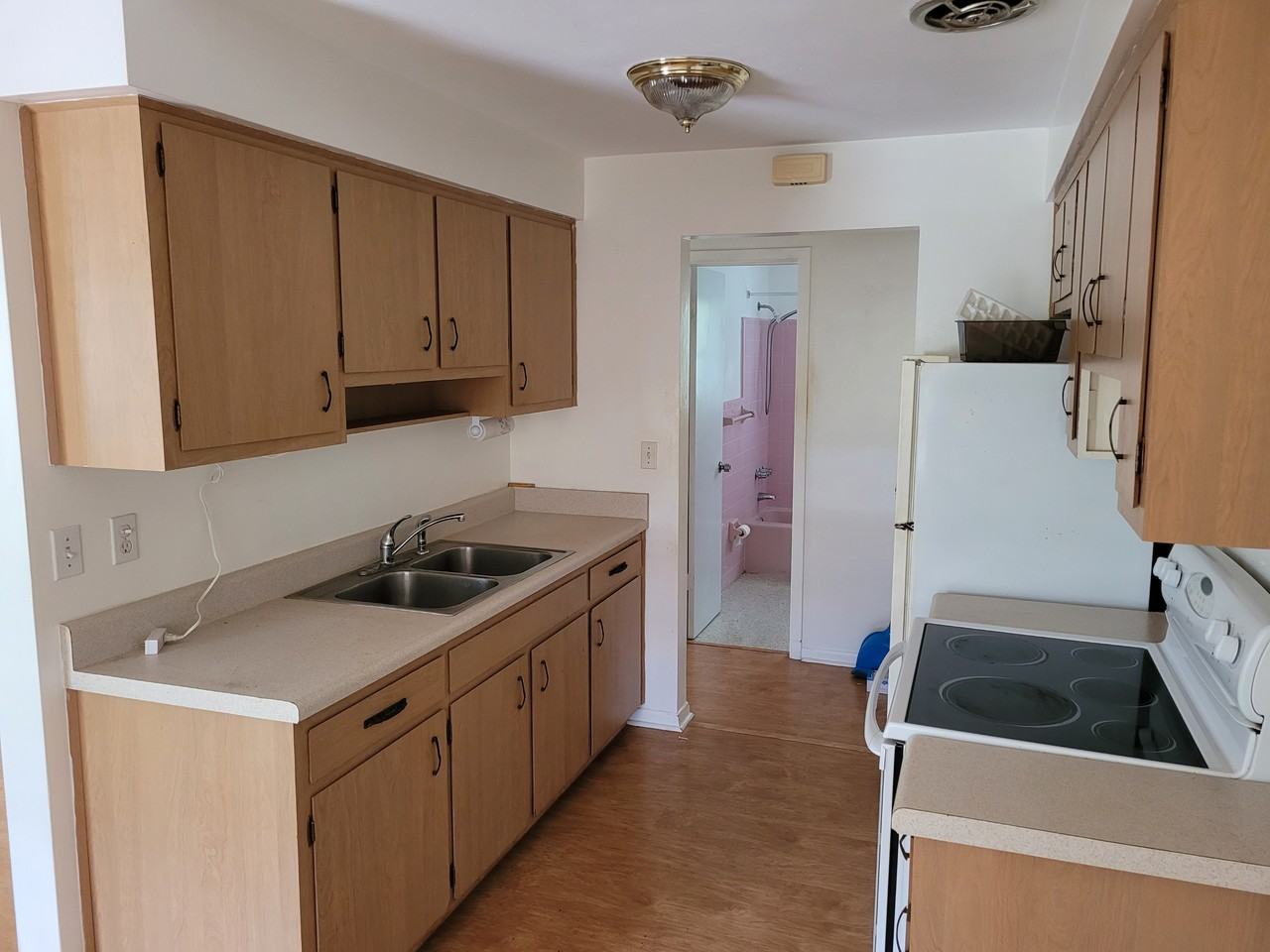941 Highland Ave #D - Photo 5 of 11