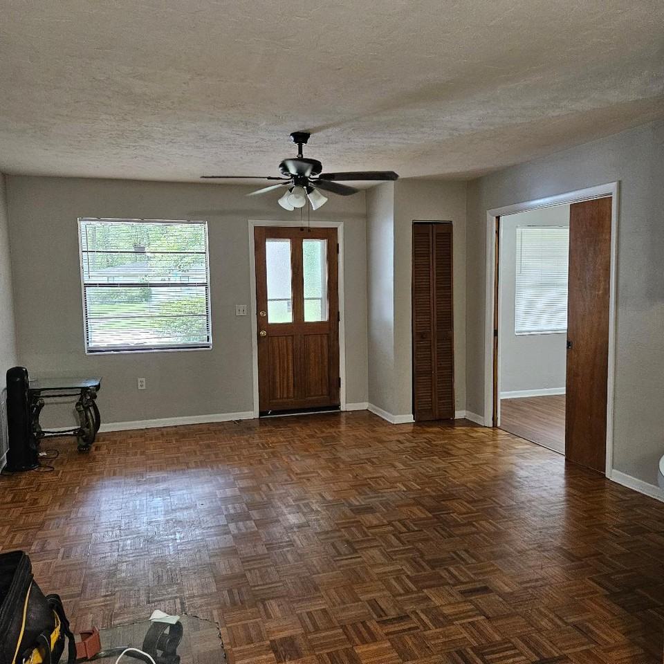 2811 Nw 41st Pl #NA - Photo 2 of 15