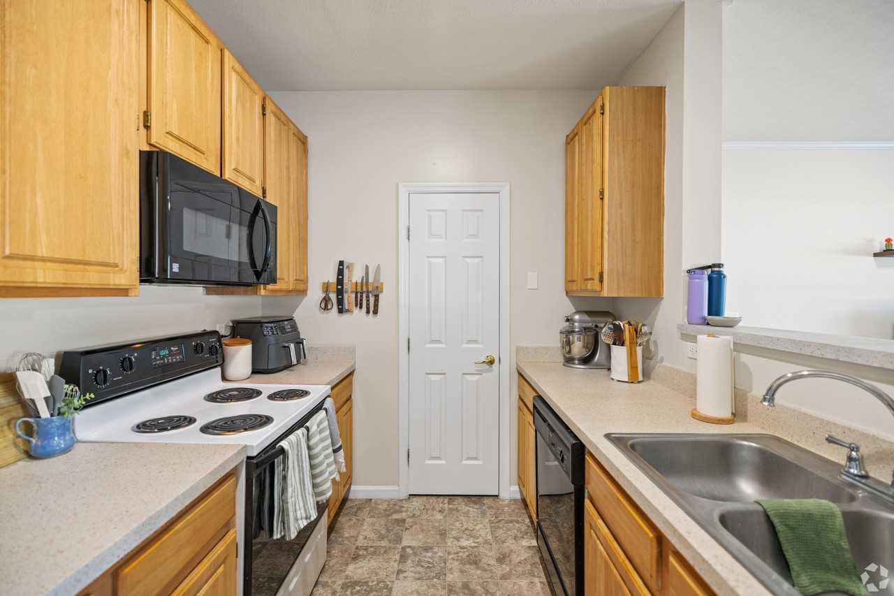 Emerald Lakes - Photo 7 of 28