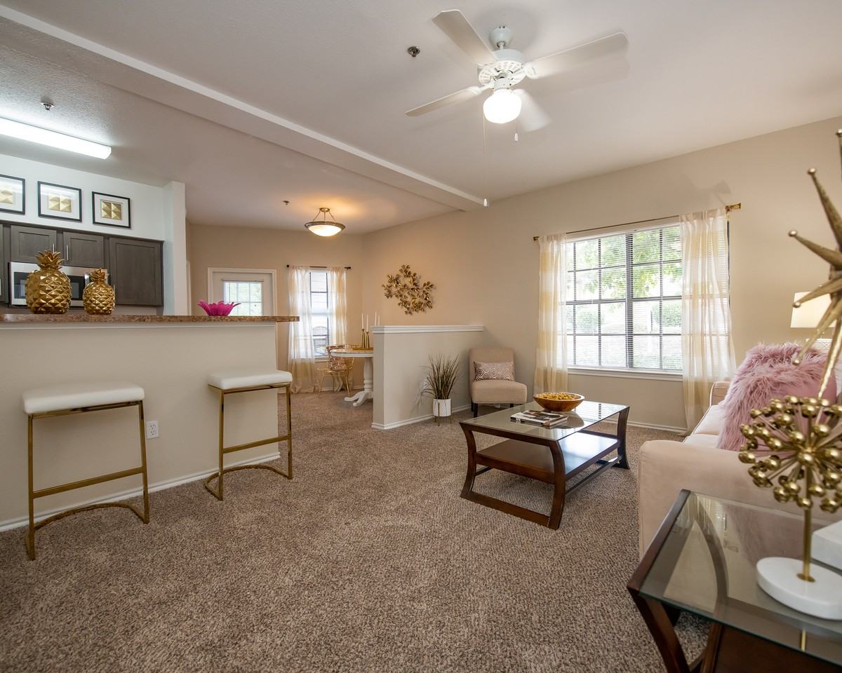 Arbors of Pleasant Valley Apts - Photo 6 of 18