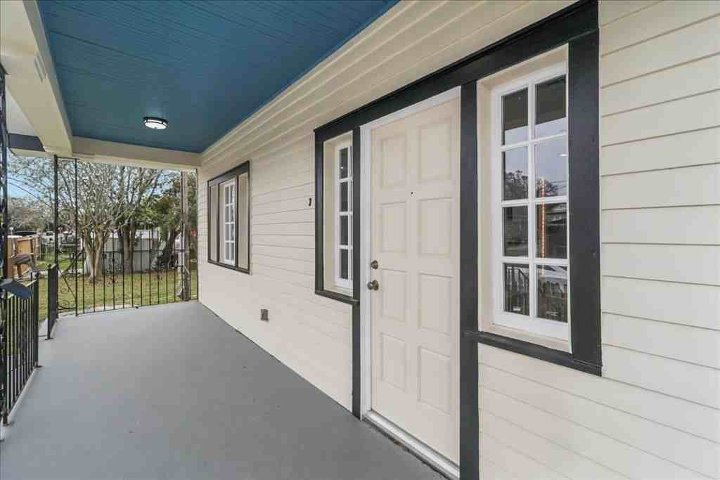 703 Leboeuf St - Photo 3 of 18