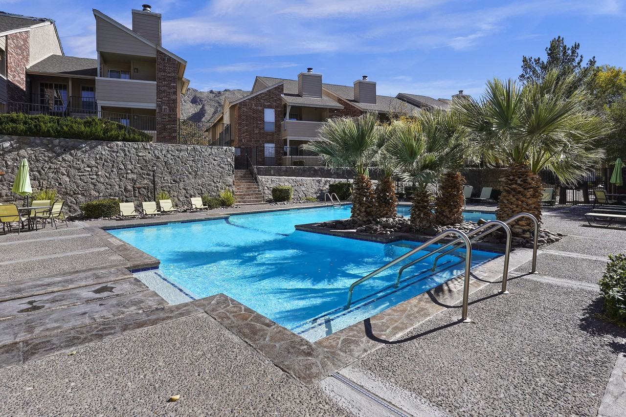 Chimneys Apts. - Photo 4 of 18