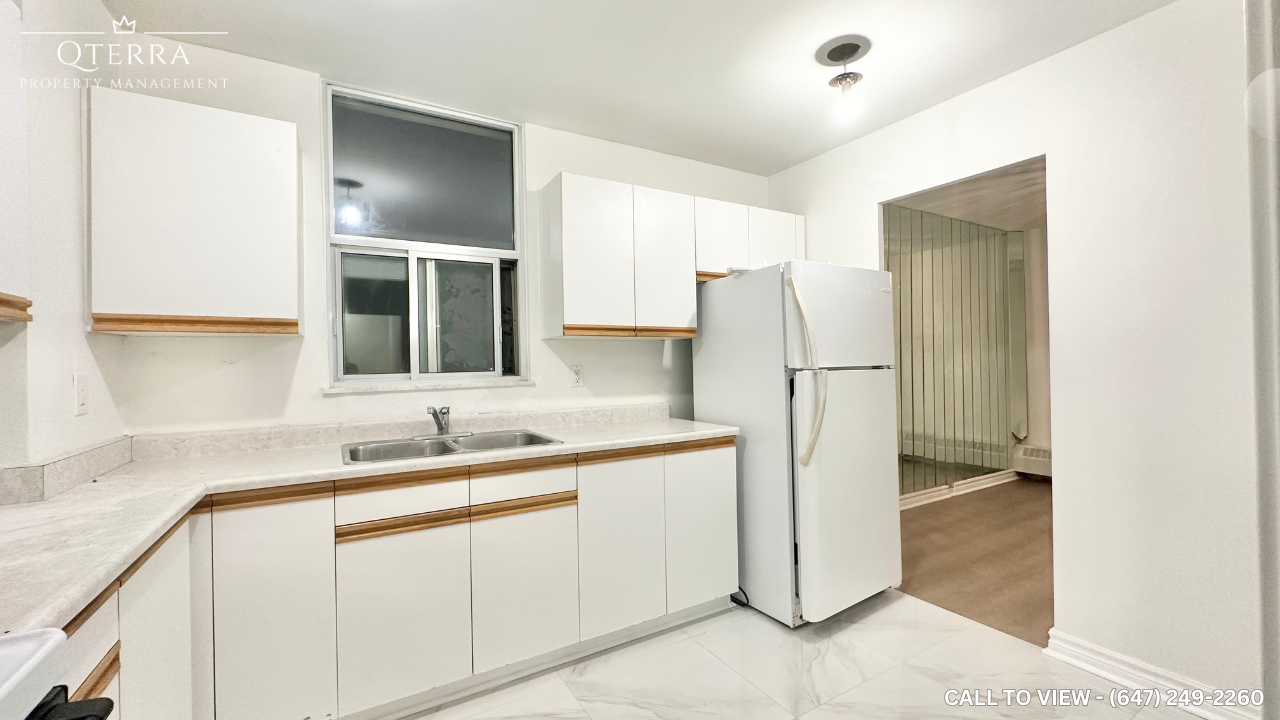 PH08-60 Pavane Linkway, North York, Ontario M3C 2Y6 - Photo 2 of 17