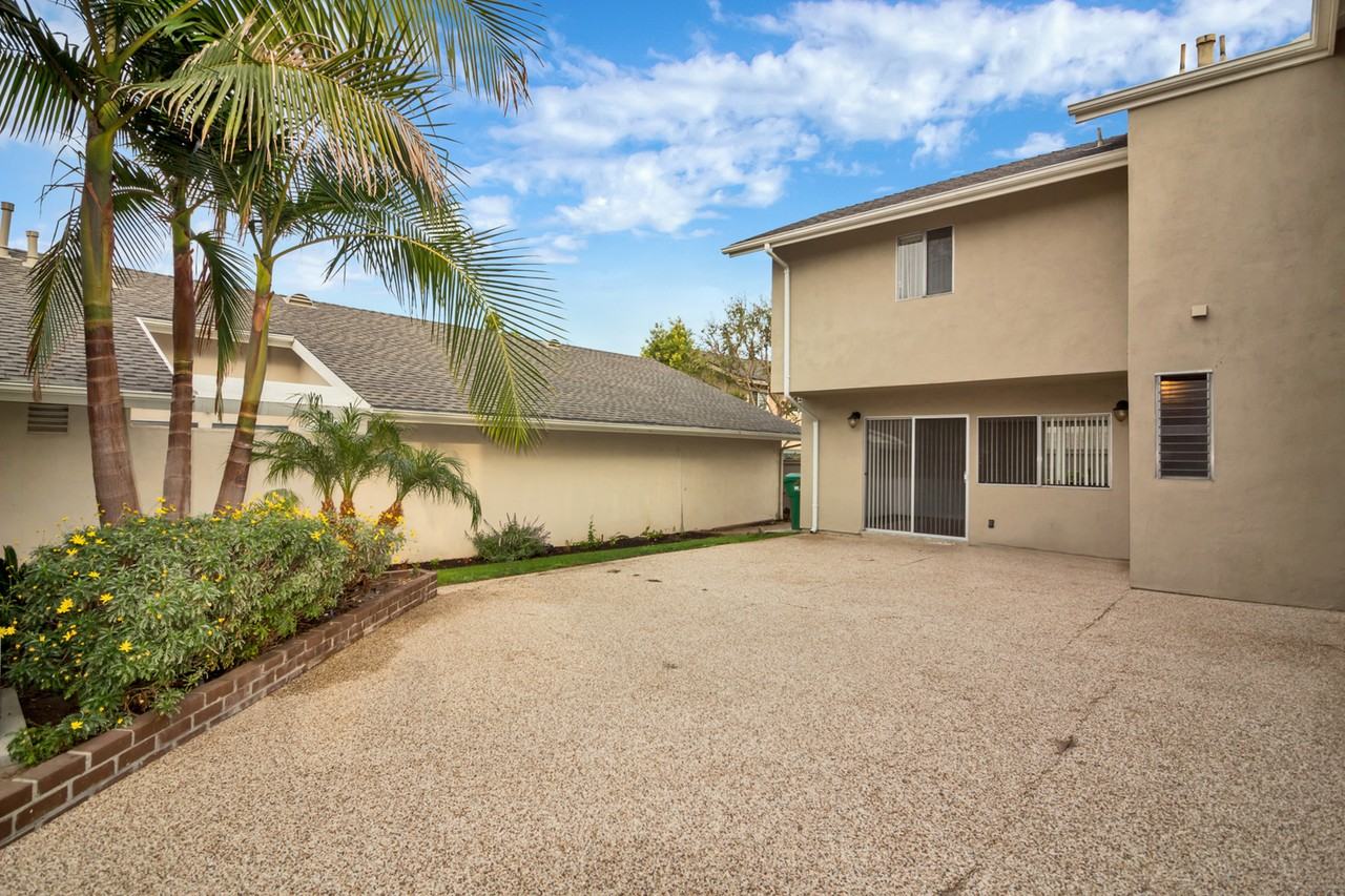 4501 Pinyon Tree Ln - Photo 3 of 24