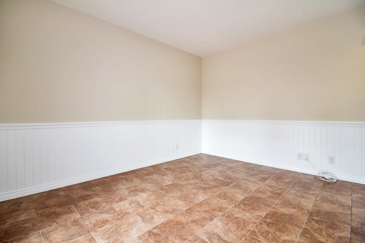 4501 Pinyon Tree Ln - Photo 7 of 24