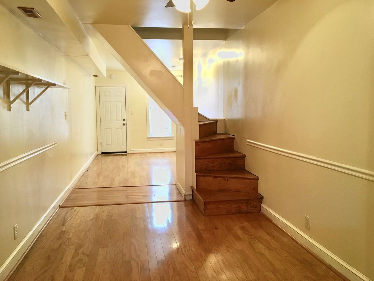 917 S Curley St - Photo 4 of 27