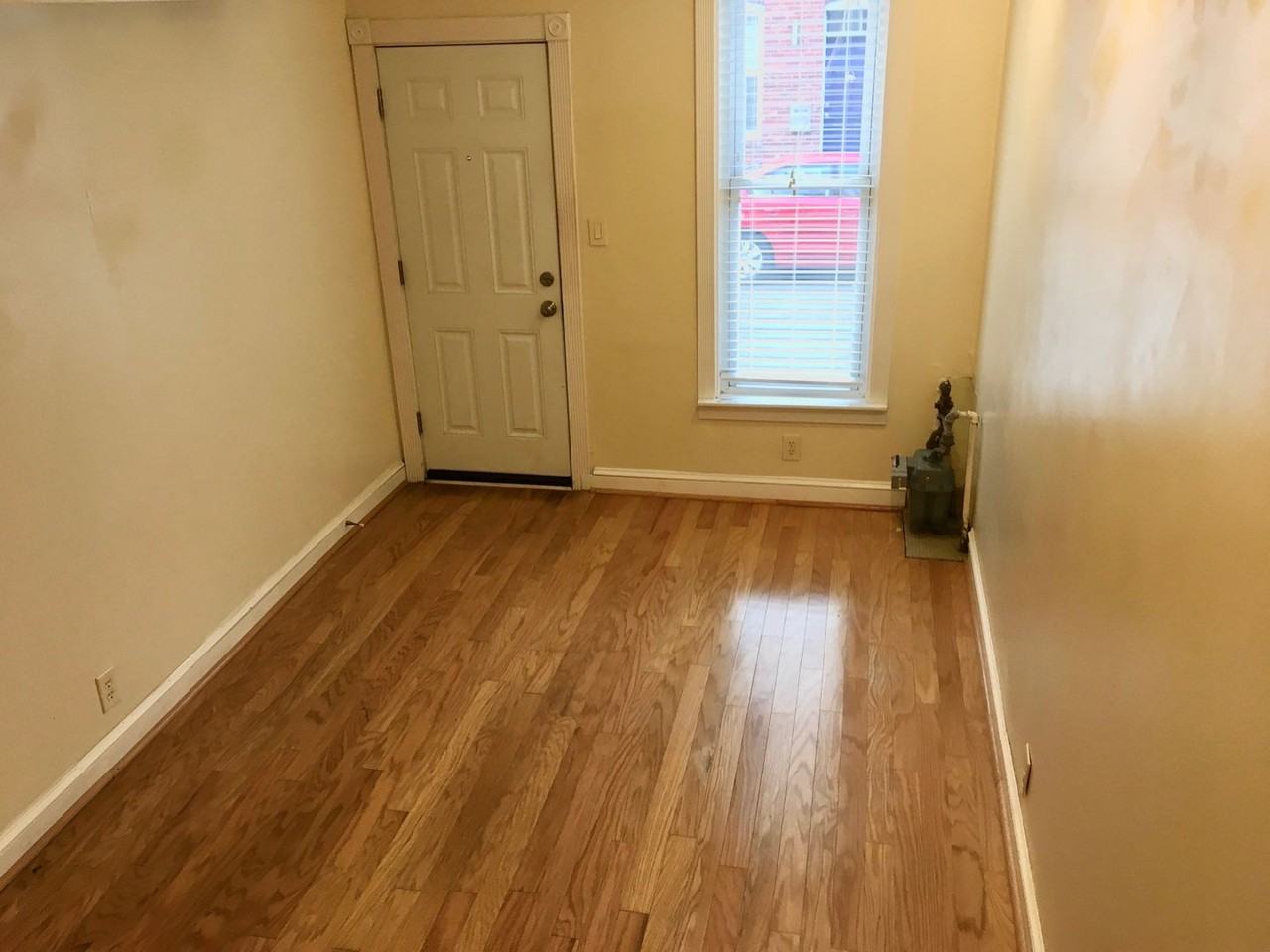 917 S Curley St - Photo 6 of 27