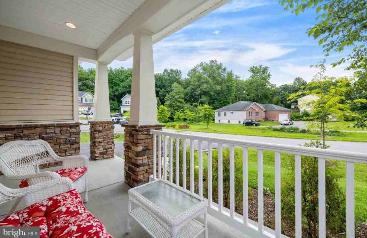 8 Atherstone Ln - Photo 3 of 23