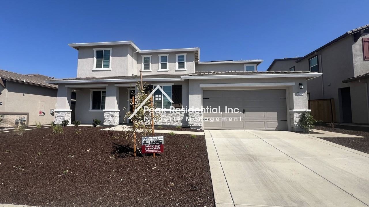 4451 Lorikeet Way - Photo 4 of 45