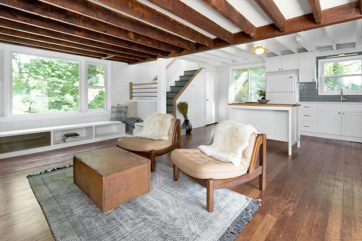 180 Ponus Ave - Photo 3 of 25