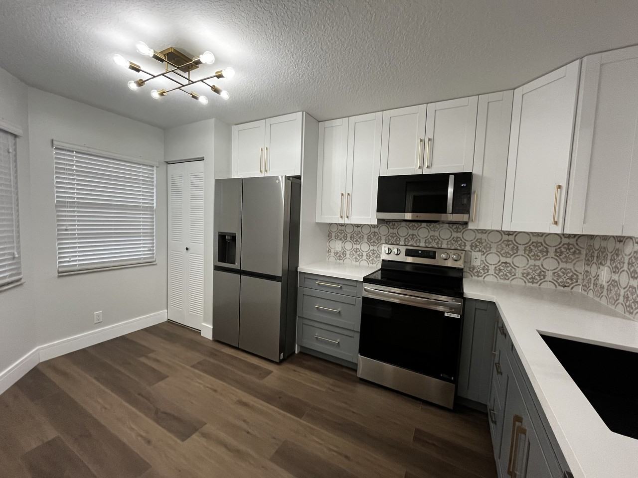 1251 Sw 125th Ave - Photo 2 of 28