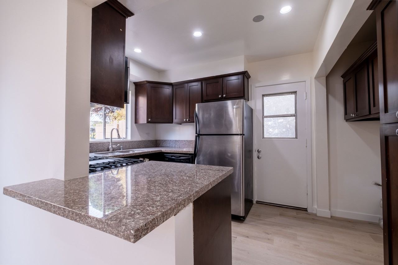 608 Illinois Ct #3 - Photo 2 of 30