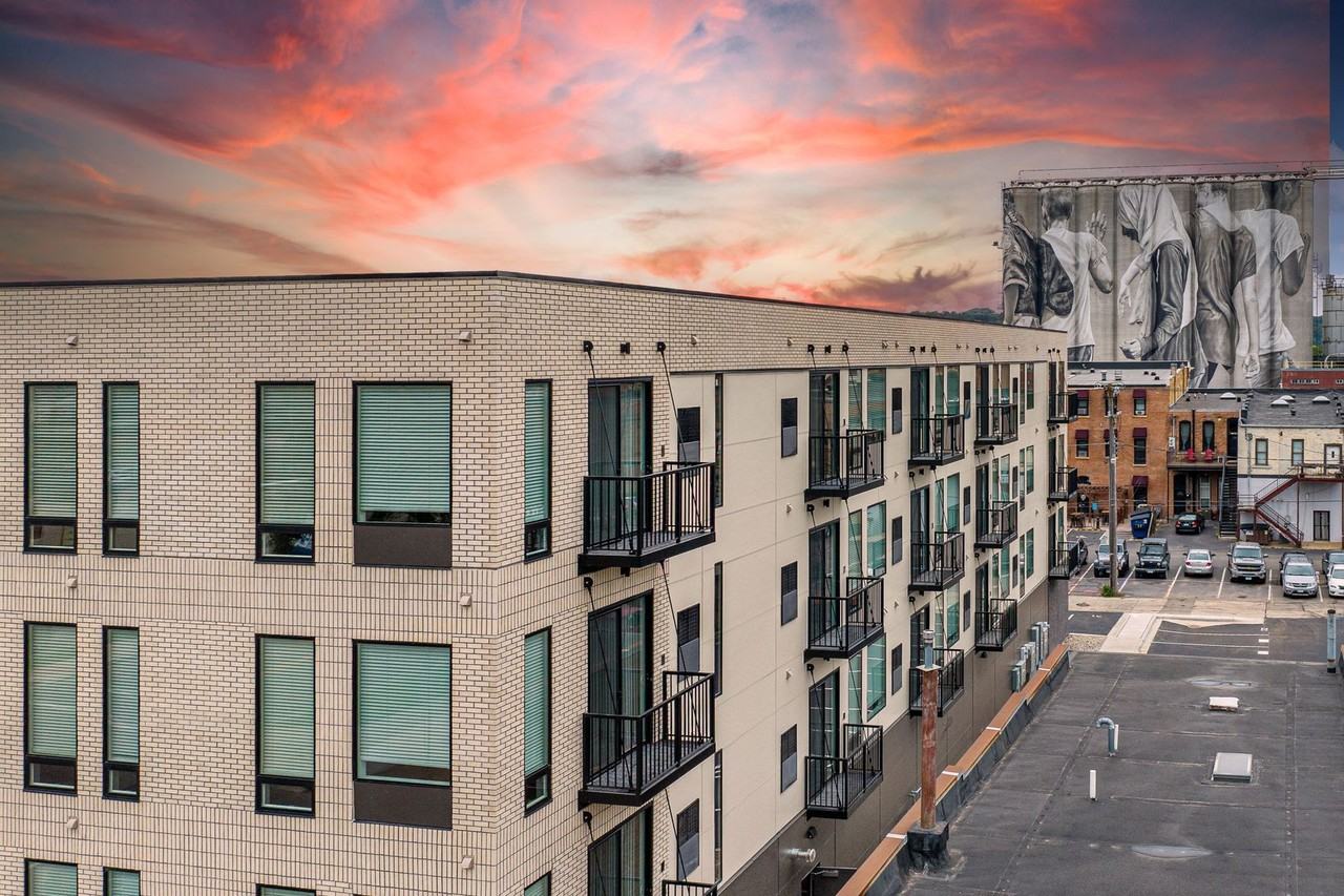 Silos Apartments - Photo 2 of 41