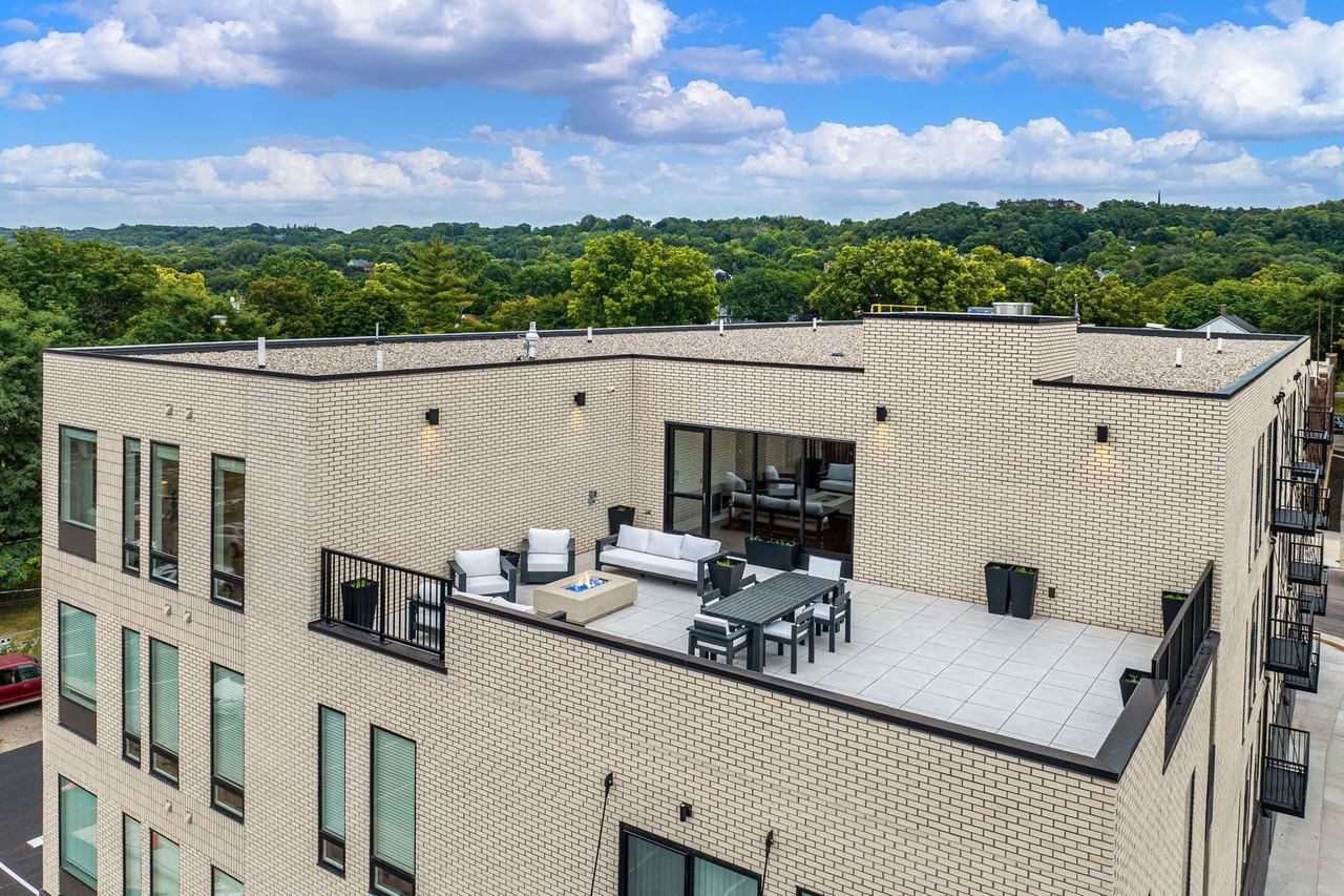 Silos Apartments - Photo 5 of 41