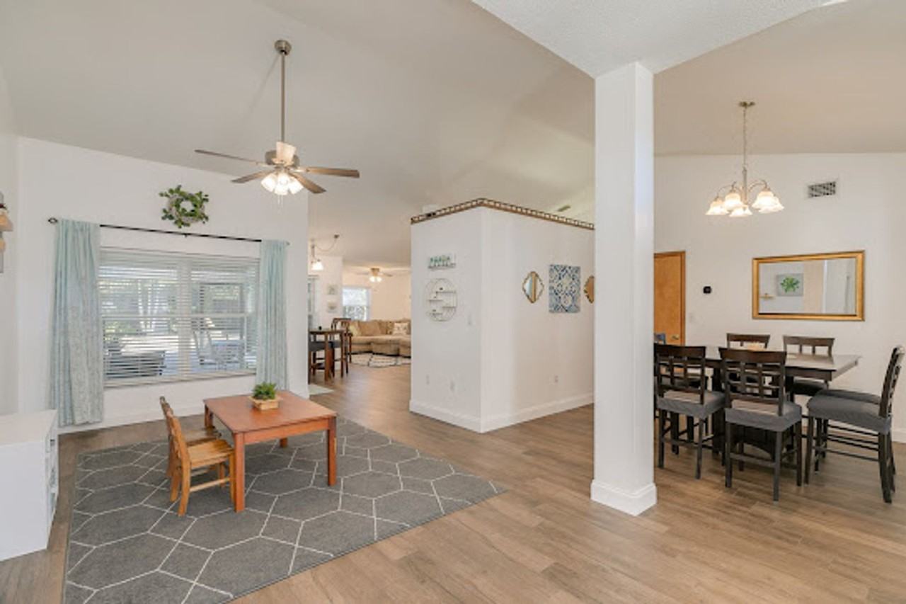 6385 Banks Ave - Photo 5 of 27