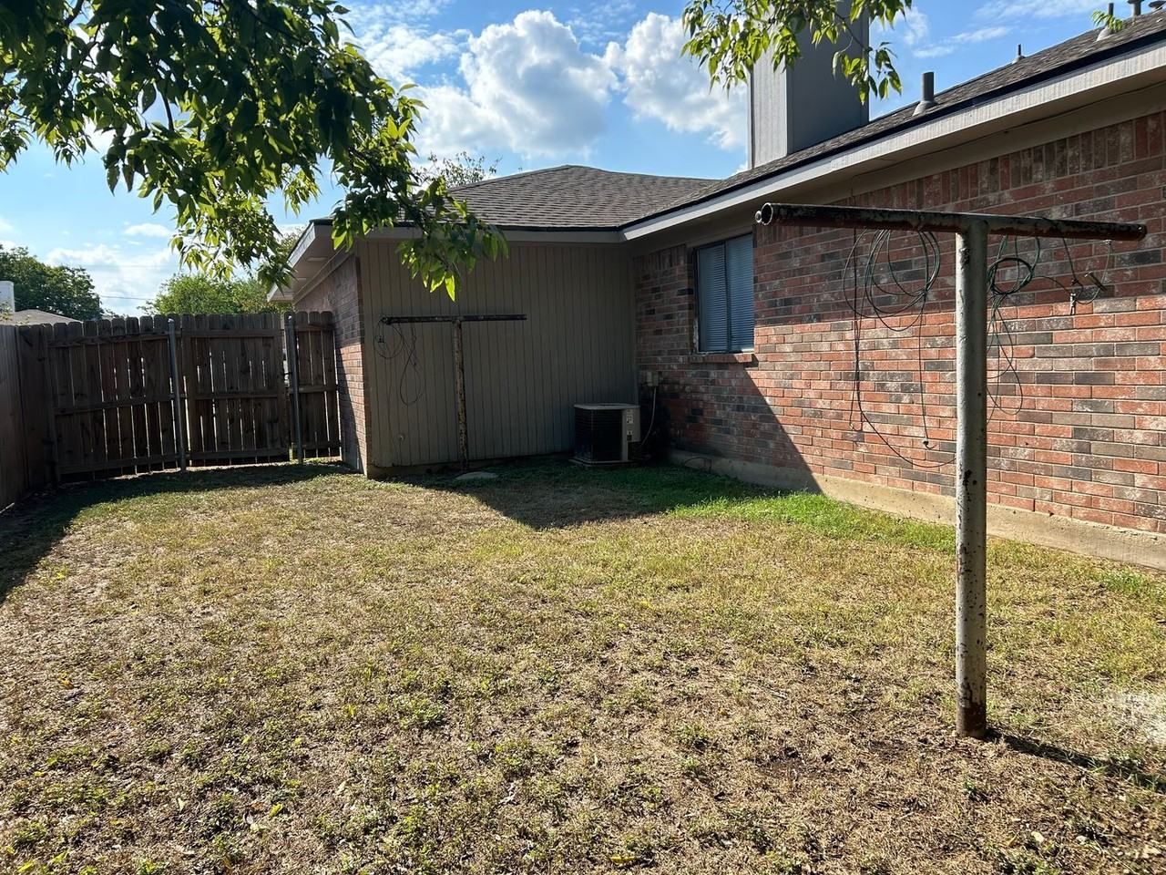 4508 Compass Ct - Photo 5 of 30