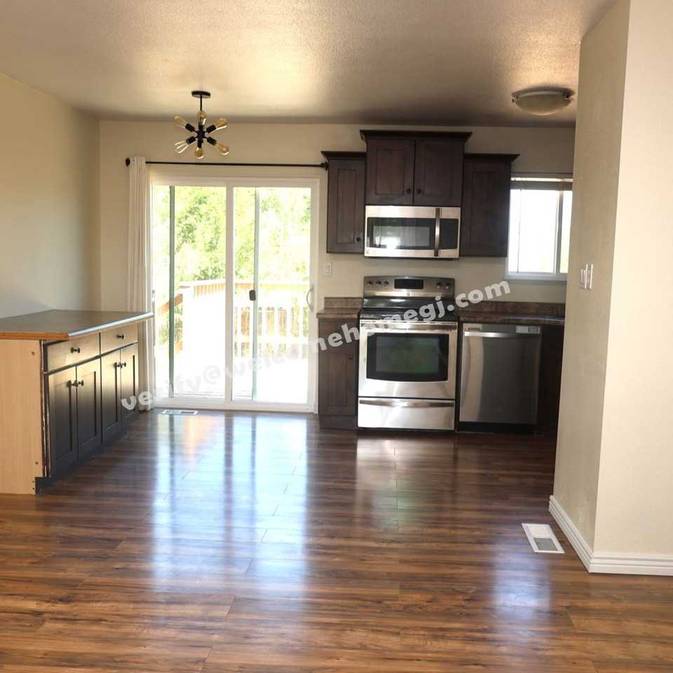 2844 Lexington Ln #B - Photo 2 of 23