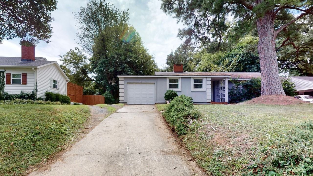 1136 E Woodlawn Rd - Photo 2 of 28