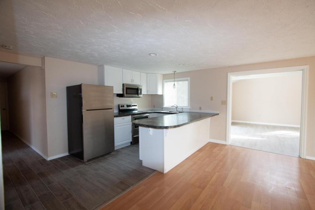 77 Rochdale St - Photo 2 of 28