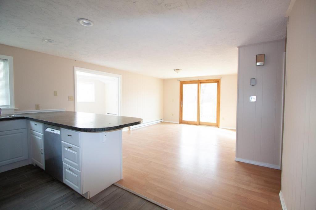 77 Rochdale St - Photo 3 of 28