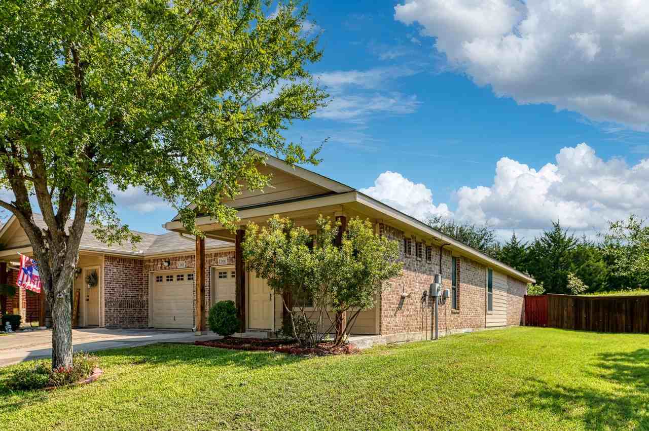 366 Armstrong Ln - Photo 3 of 33