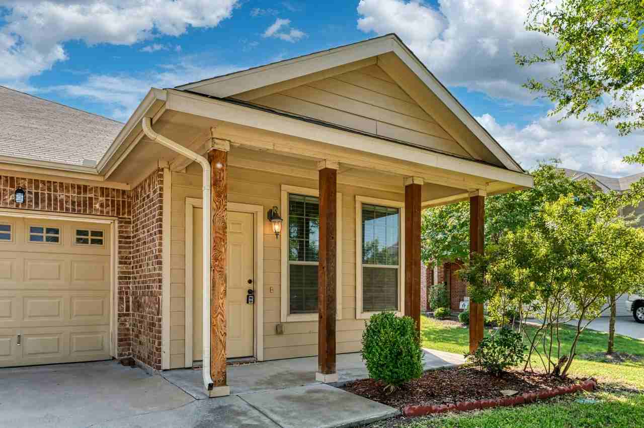 366 Armstrong Ln - Photo 4 of 33