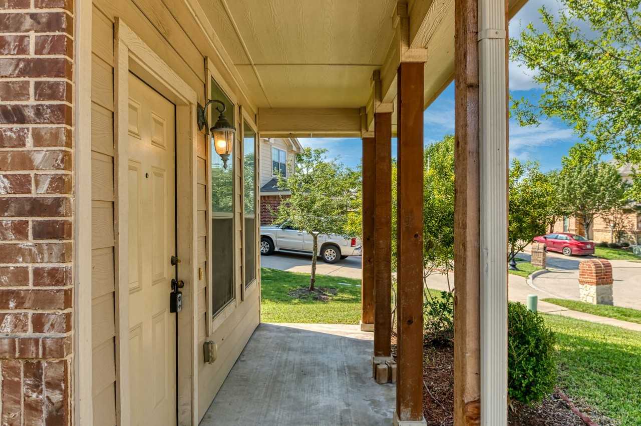 366 Armstrong Ln - Photo 5 of 33