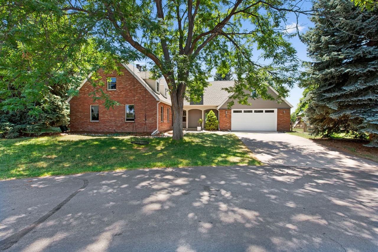 2309 Northridge Ct - Photo 4 of 49