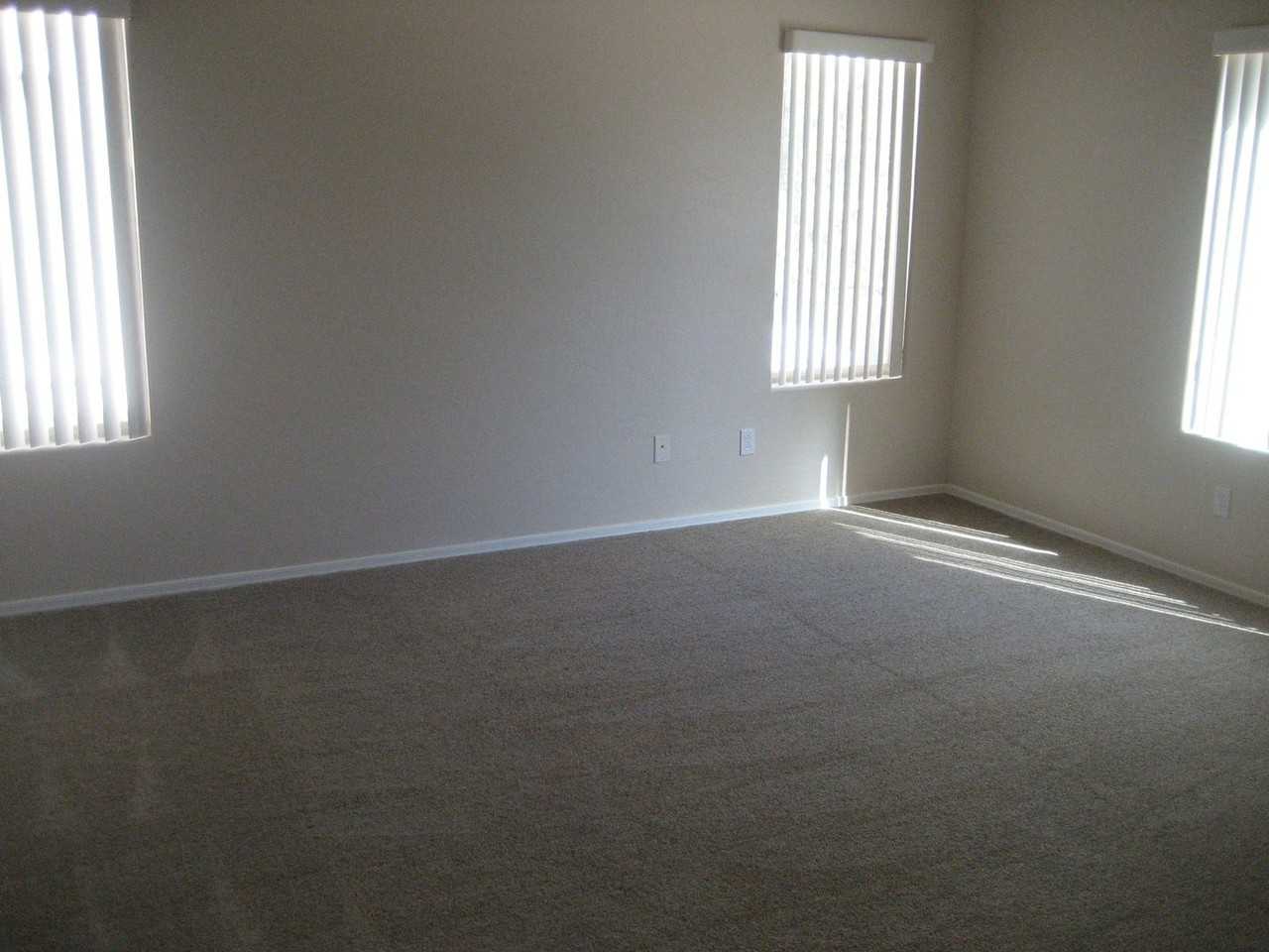 4369 S Hemet St - Photo 7 of 10
