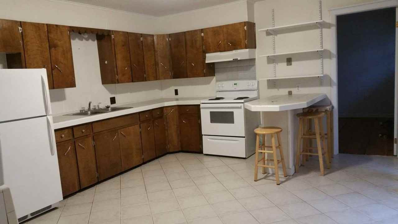 130 Lynwood - Photo 3 of 6