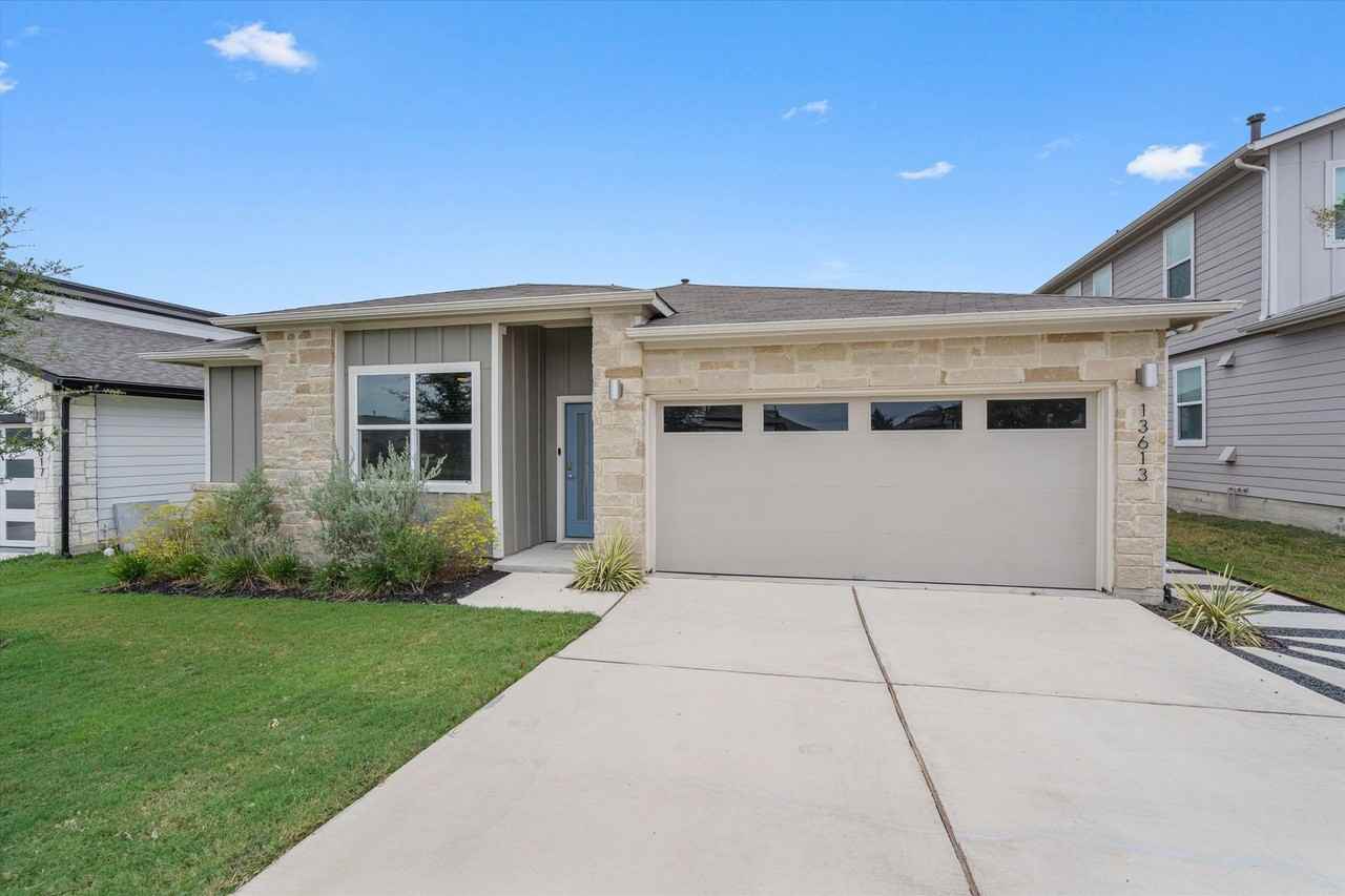 13613 Baileyfield Dr - Photo 3 of 30
