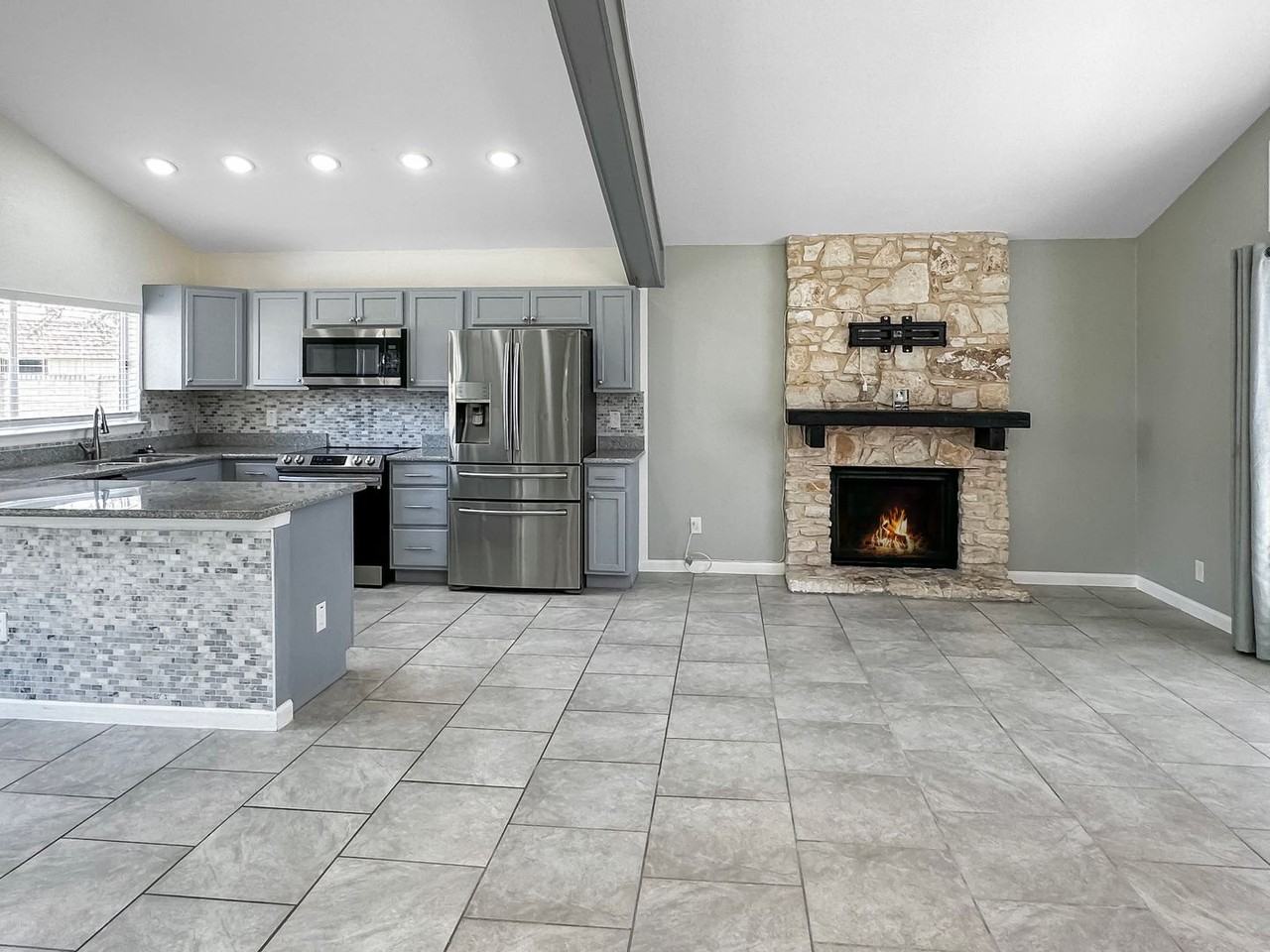 6923 Glen Fair - Photo 2 of 18
