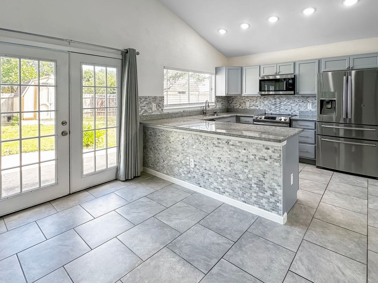 6923 Glen Fair - Photo 4 of 18