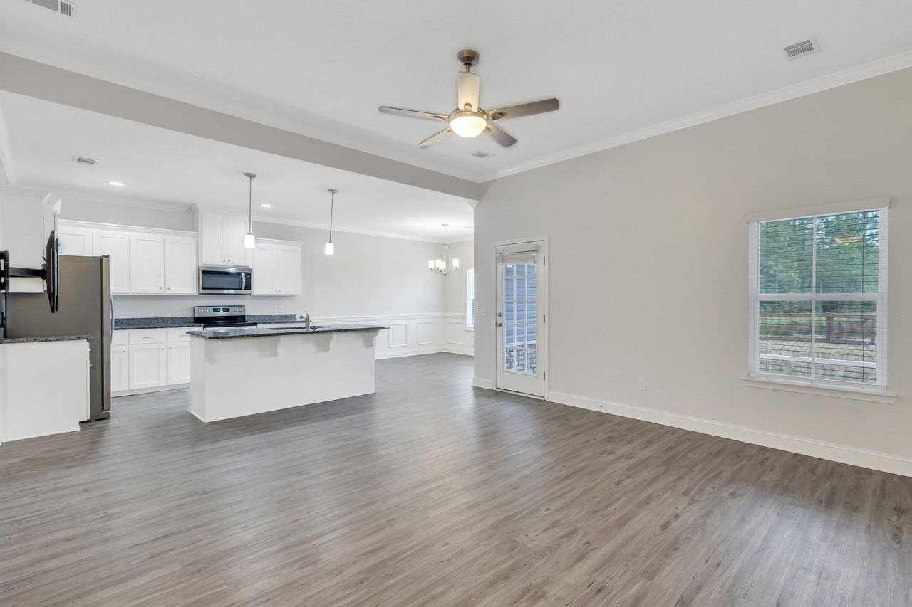 197 Farnsworth Trl - Photo 4 of 50