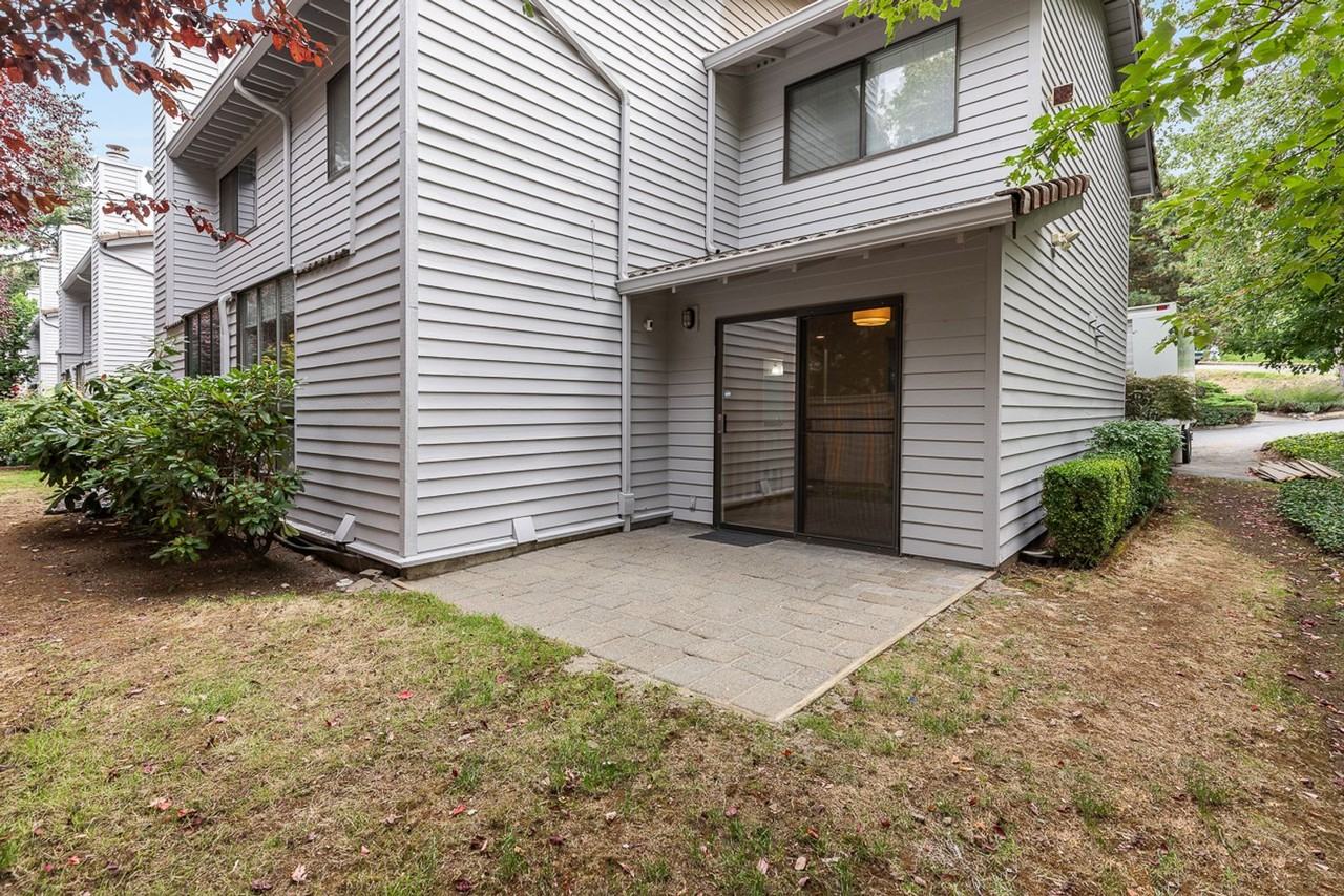 1004 Kirkland Ave - Photo 2 of 15