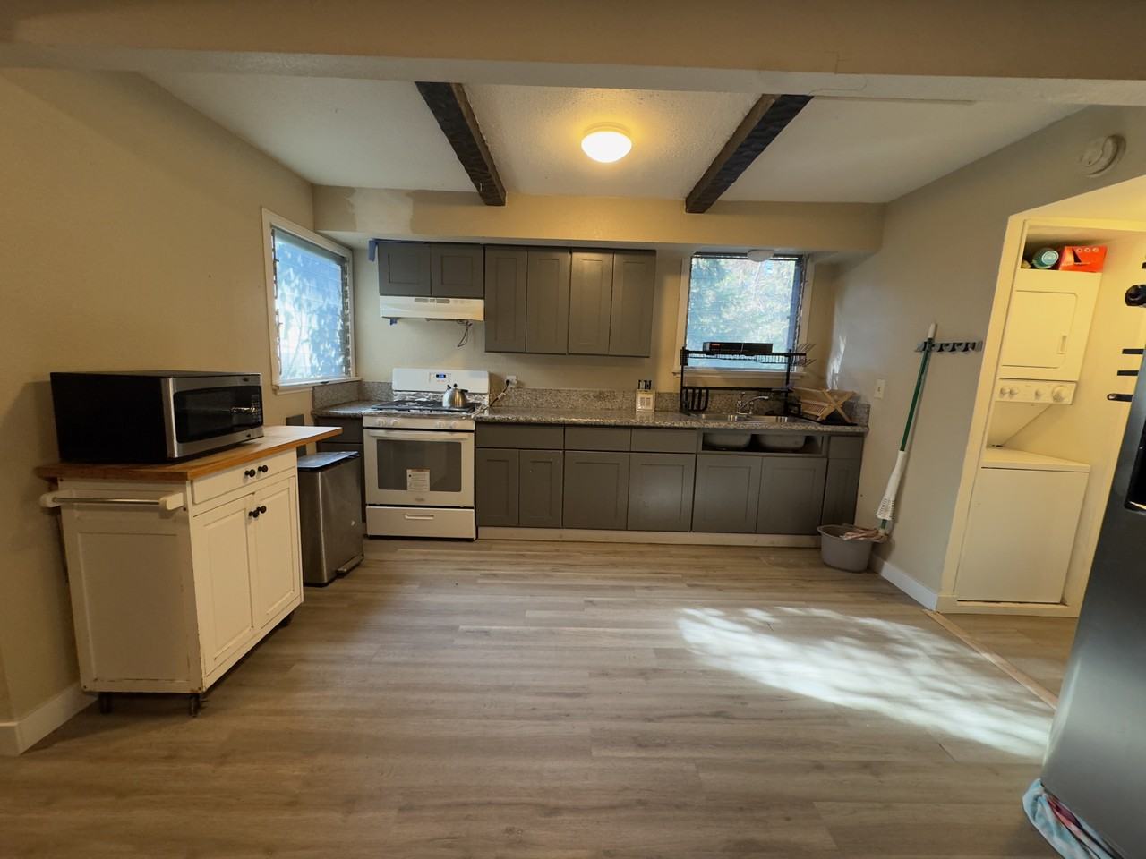 641 Knoll Dr - Photo 3 of 11