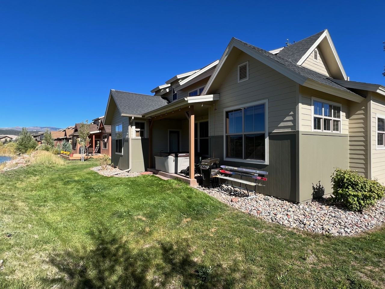 268 Legend Dr - Photo 2 of 11