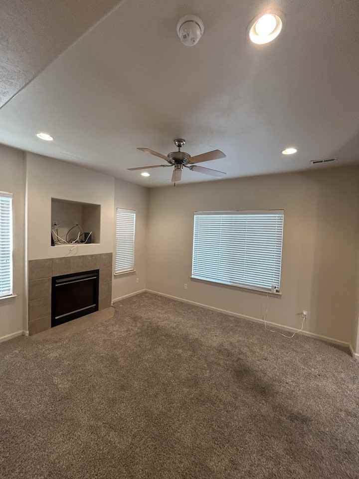 1394 W Stone Meadow Dr - Photo 2 of 12