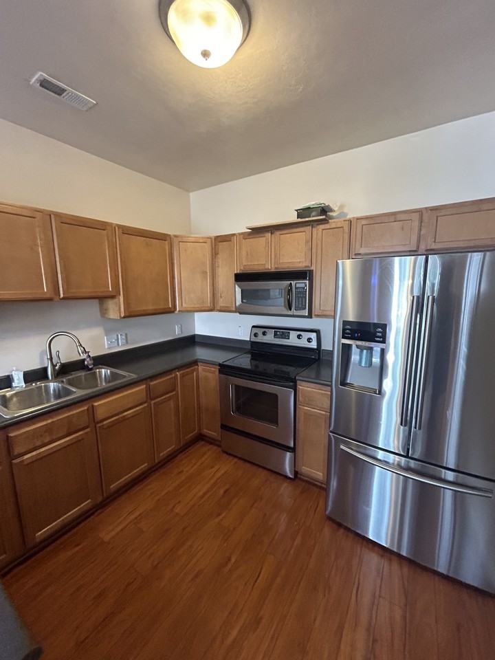 1394 W Stone Meadow Dr - Photo 4 of 12