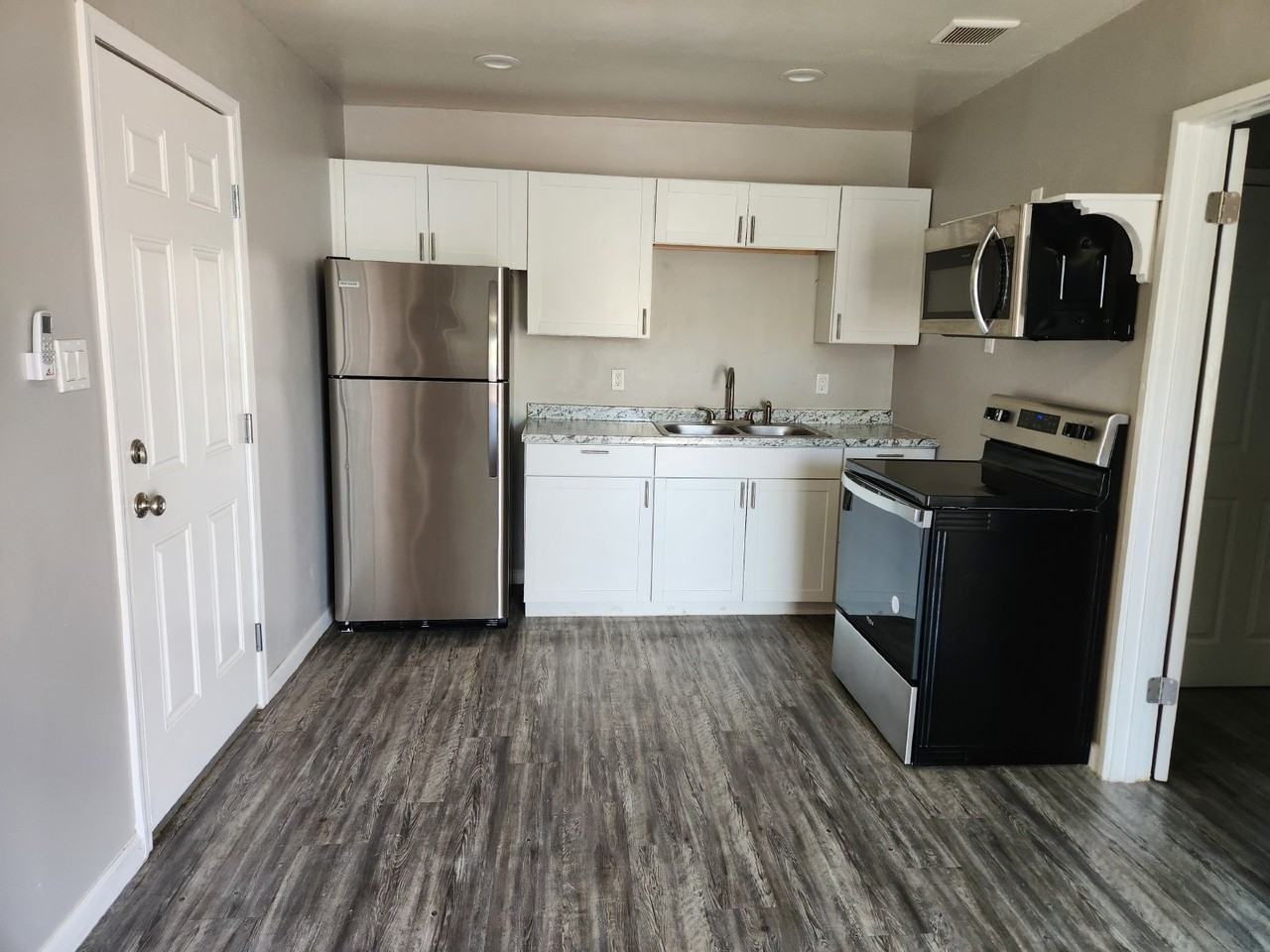 2515 E Willetta St - Photo 7 of 17