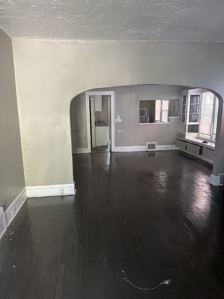 3660 E 146th St - Photo 3 of 18