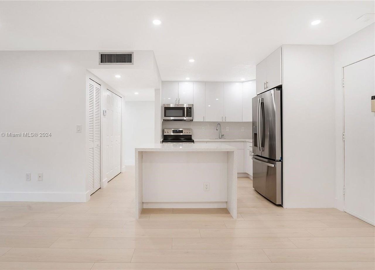 6495 W 27th Ave - Photo 3 of 8